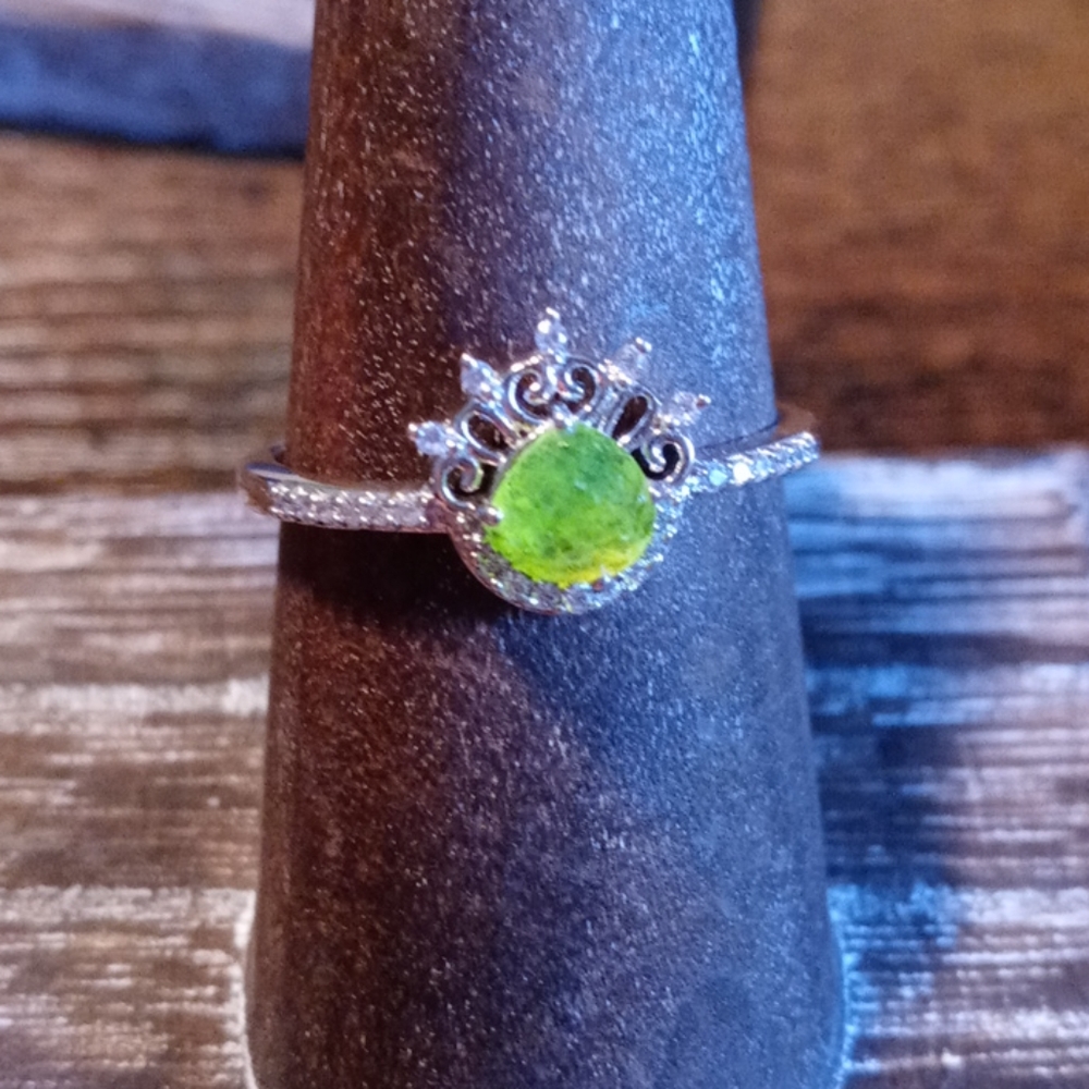 Woman's ring - Picture 2 of 2